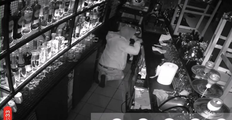 Seria włamań w centrum Katowic. W ostatnich tygodniach złodzieje nielegalnie dostali się do zakładu szewskiego, restauracji i kilka mniejszych lokali gastronomicznych