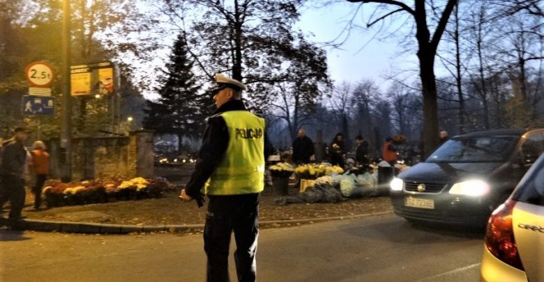 Wszystkich Świętych w Pszczynie. Zmiany w organizacji ruchu (fot.KMP Zabrze)