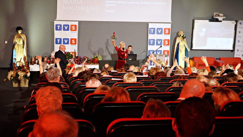W swoich książkach Ewa Kassala łączy szerokie naukowe zgłębianie tematu (każda powieść powstaje przy konsultacji z historykami) z literackim talentem, dzięki czemu czytelnik może poczuć atmosferę starożytnego świata