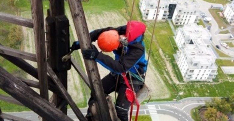 Alpiniści na Radiostacji w Gliwicach. Muszą sprawdzić ponad 16 tysięcy śrub! (fot.ŚSM)