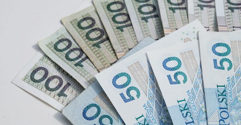 Ile zarabiają posłowie i senatorowie? Zobacz zarobki