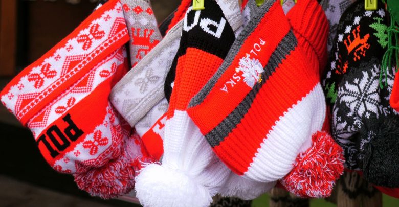 Sprzedawcy sportowych i góralskich pamiątek w Wiśle już czekają na Puchar Świata w skokach narciarskich i zacierają ręce na zyski