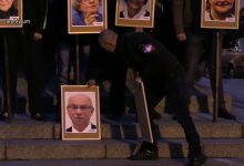 Europosłowie, których portrety zostały powieszone na szubienicach zamierzają zaskarżyć decyzję prokuratury o umorzeniu postępowania – poinformował wiceprzewodniczący Platformy Obywatelskiej Borys Budka