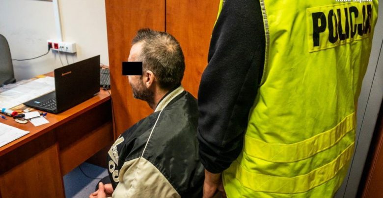 Napad na pocztę w Rudzie Śląskiej. Sprawca sterroryzował pracownicę nożem (fot.Śląska Policja)