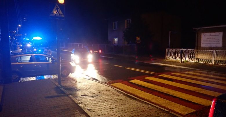 Śląskie: 15-latek wbiegł wprost pod samochód. Nie zauważył Dacii zza autobusu? (fot.KMP Rybnik)