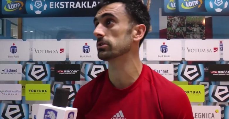 Derby Górnik-Piast: Ktoś rzucał w kapitana Piasta butelką po wódce? (fot.piast.gliwice.pl)