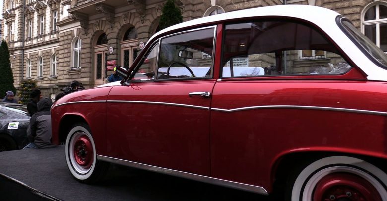 Syrena Toma Hanksa zostanie zlicytowana na cele charytatywne. To dalsza część historii, która zaczęła się od podarowania aktorowi Fiata 126p, na którego pieniądze zbierali mieszkańcy Bielska-Białej