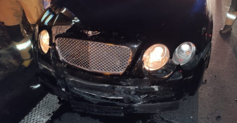 Śląskie: Kolizja warta ponad milion złotych! Bentley uderzył w Porsche! (fot.KPP tarnowskie Góry)