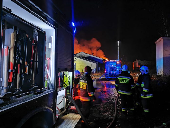 Ogromny pożar w Jaworznie. Łuna nad całym miastem! (fot.www.jaw.pl)