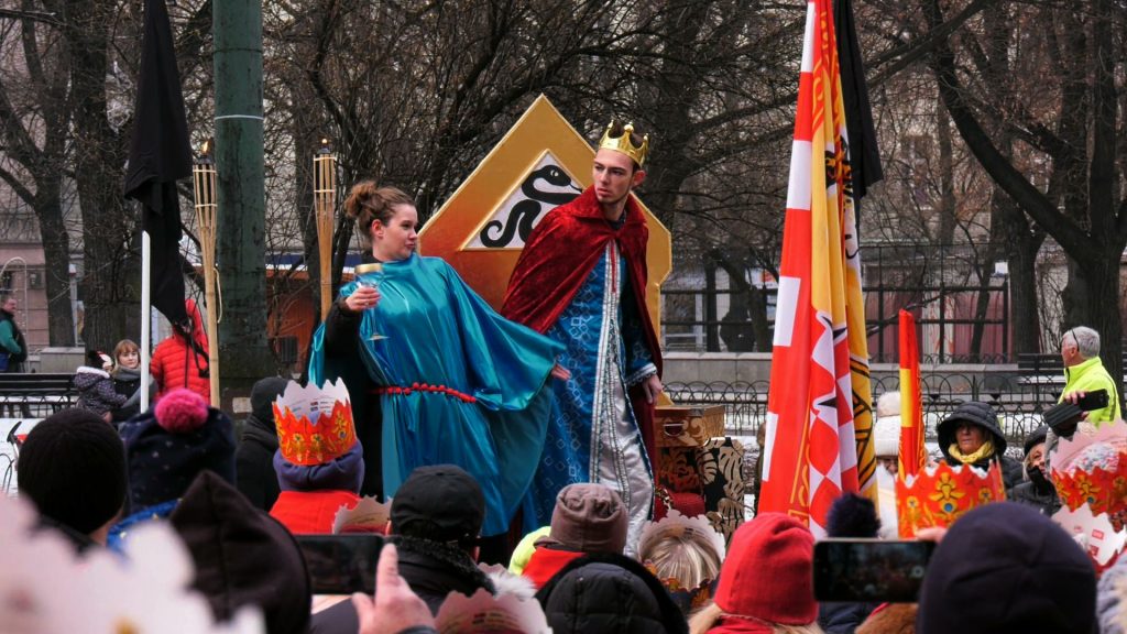 Tysiące katowiczan uczciło dzisiaj święto Trzech Króli, maszerując sprzed Archikatedry Chrystusa Króla w barwnym orszaku