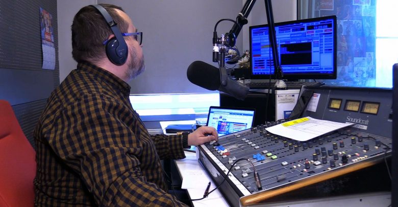 Radio Silesia bije rekordy słuchalności! Ludzie je kochają, słuchają a nawet... przynoszą ciasto!