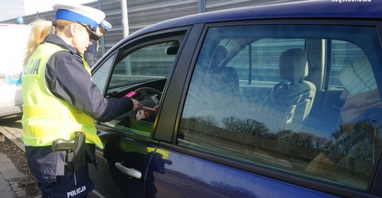 Zaczynają się powroty z ferii. Wzmożone kontrole policji na drogach. Fot. KMP Częstochowa