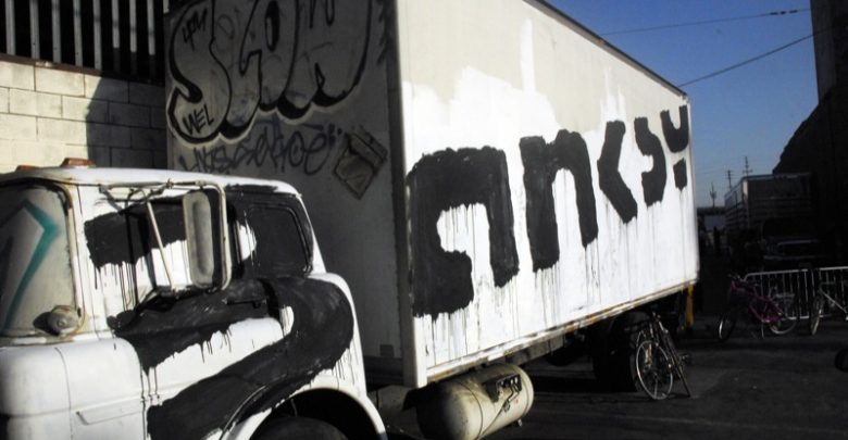 Banksy. Fot. Photo BitBoy, Signature probably Banksy - https://www.flickr.com/photos/bitboy/246806369/