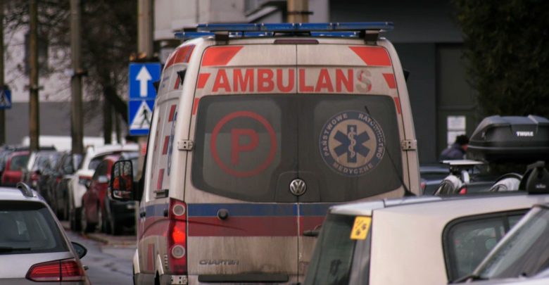Koroner potrzebny na Śląsku! Policjanci i strażnicy godzinami pilnują zwłok!