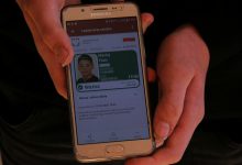 Papierowe legitymacje szkolne przechodzą do lamusa. Bo dziś wystarczy taka – elektroniczna legitymacja. Z niej korzystają już między innymi uczniowie Szkoły Podstawowej nr 14 w Tychach
