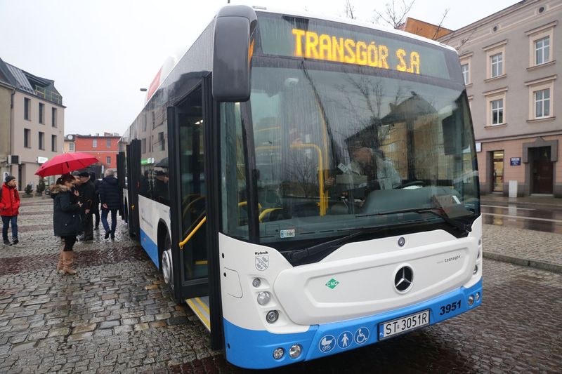 9 nowych autobusów zasilanych CNG wyjeżdża na ulice Rybnika, kolejne autobusy Zarząd Transportu Zbiorowego planuje uruchomić w drugiej połowie roku. fot. UM w Rybniku / W. Troszka
