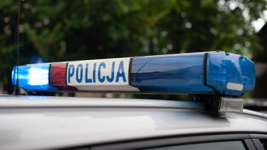Ojciec na kwarantannie, matka z dziećmi z covidem i wszyscy poza domem. Policyjna interwencja