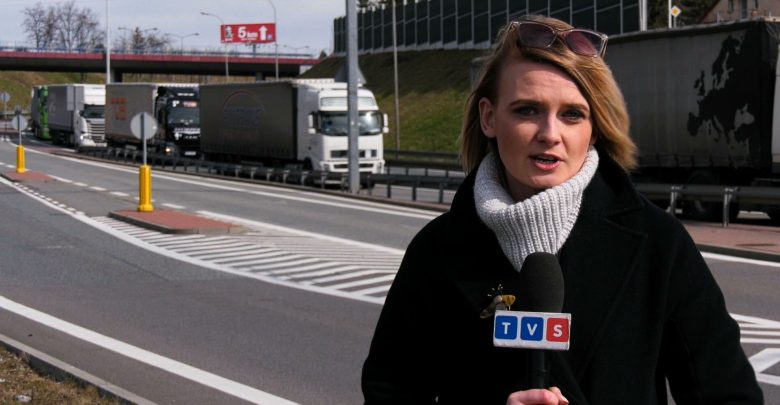 Pomoc dla osób oczekujących na przekroczenie granicy. Dostaną wodę i prowiant