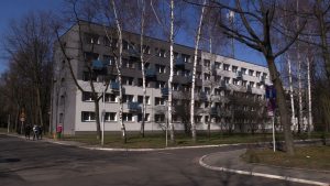 Studenci wyprowadzają się z części akademików. Docelowo budynki mają służyć jako miejsca kwarantanny dla osób z podejrzeniem zakażenia koronawirusem