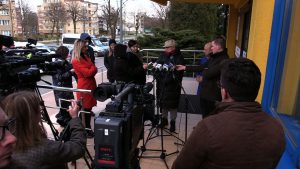 - Stan tego chorego był trudny od samego początku. Natomiast pozostali pacjenci są w stanie dobrym - mówi dr n. med. Beata Puzanowska, Szpital Wojewódzki w Tychach