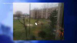 Mieszkańcy w mediach społecznościowych udostępniają takie zdjęcia, na których widać, że kiedy pogoda dopisuje, to nagle okazuje się, że szeroko promowana akcja „zostań w domu” już do wielu osób nie trafia