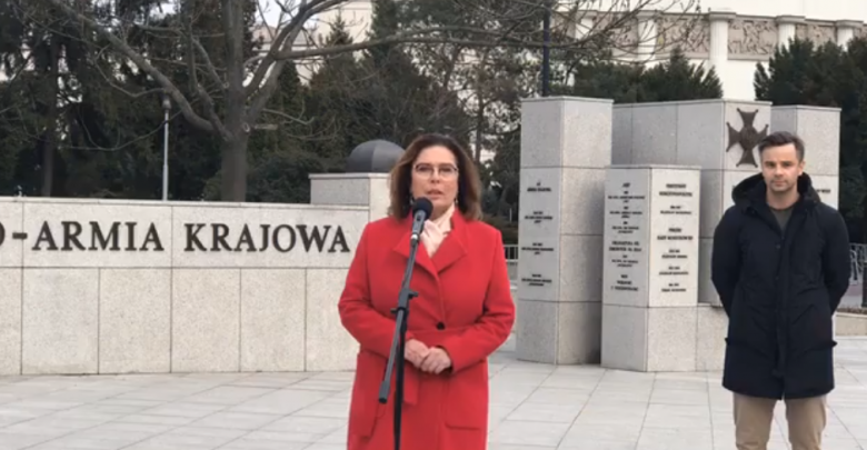 Małgorzata Kidawa-Błońska źródło: Małgorzata-Kidawa-Błońska facebookzawiesza kampanię i wzywa do bojkotu wyborów!