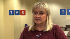 -Koronawirus nam po prostu poddał ten pomysł. Budujący jest fakt, że właśnie ta trudna sytuacja zagrożenia zdrowia i życia ludzkiego wzbudza w ludziach tak wielką solidarność i chęć niesienia pomocy - mówi Małgorzata Piechoczek, dyrektor Telewizji TVS