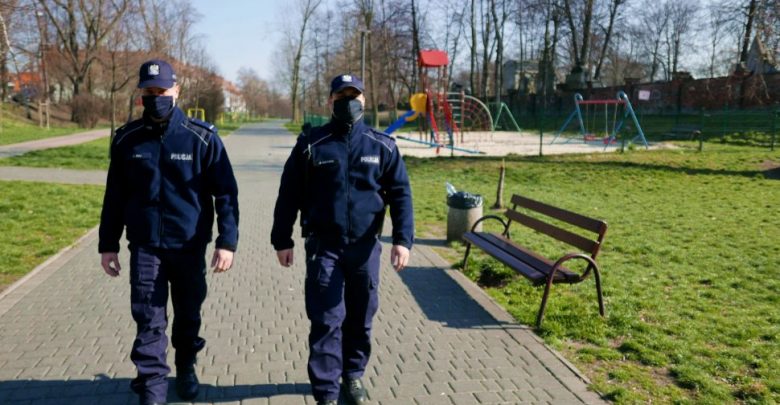 Łamali kwarantannę, bo musieli odwiedzić "chorą teściową". To najczęstsza wymówka mieszkańców woj. śląskiego w czasie Wielkanocy (fot.KMP Bytom)