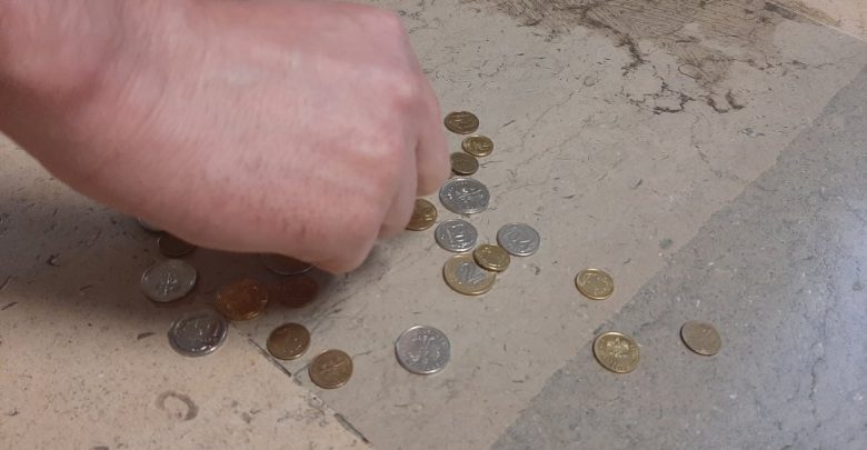 Częstochowa: Chciał okraść kościelną skarbonkę. Uniemożliwili mu to proboszcz i parafianie (fot.KMP Częstochowa)