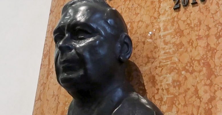 Okolicznościowa tablica upamiętniająca śp. Lecha Kaczyńskiego. Uroczyste odsłonięcie 18 czerwca (fot.prezydent.pl)