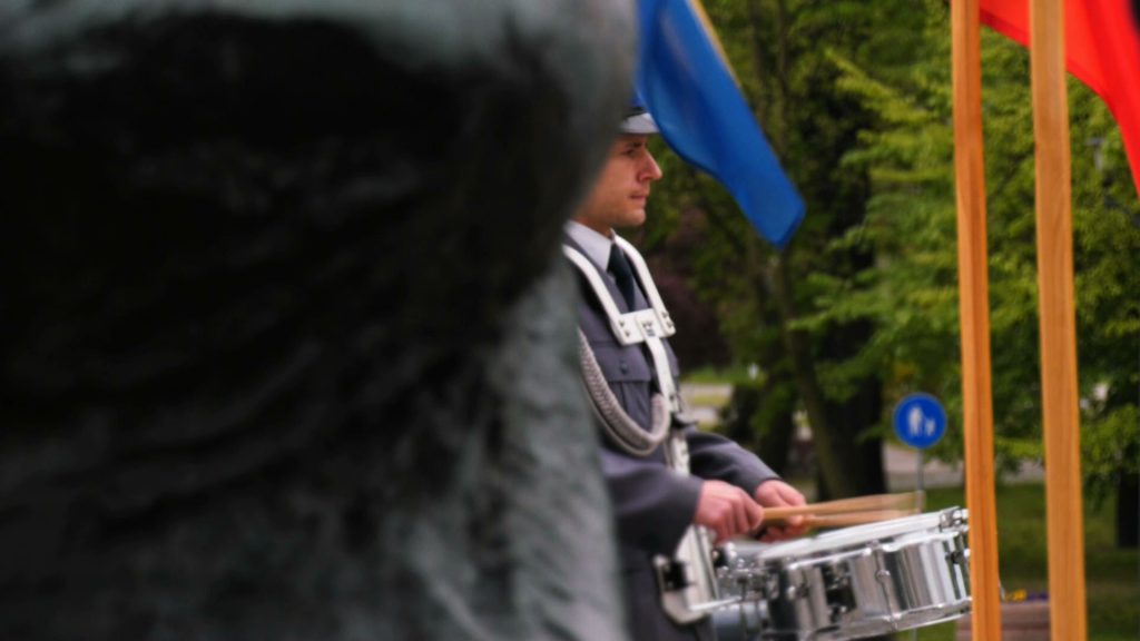Maski, odstęp i pustki. Skromne obchody 3 Maja w Katowicach