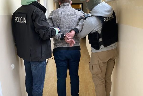 Zwabił ją do siebie i wykorzystał. 39-letni pedofil uprawiał seks z 13-latką (fot.policja.pl)