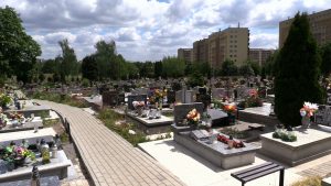 Katowice: To już chyba przesada! Ludzie kradną wodę z cmentarza w Bogucicach!