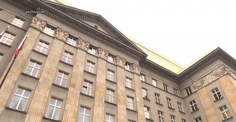 Mieszkańcy Rybnika pozywają do sądu województwo śląskie! Chcą odszkodowania za smog