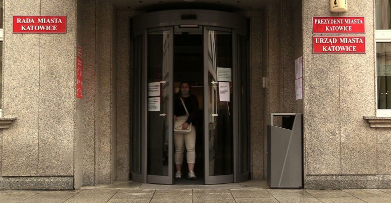 Katowice oszczędzają. Tną kasę na inwestycje, premie i nagrody dla urzędników