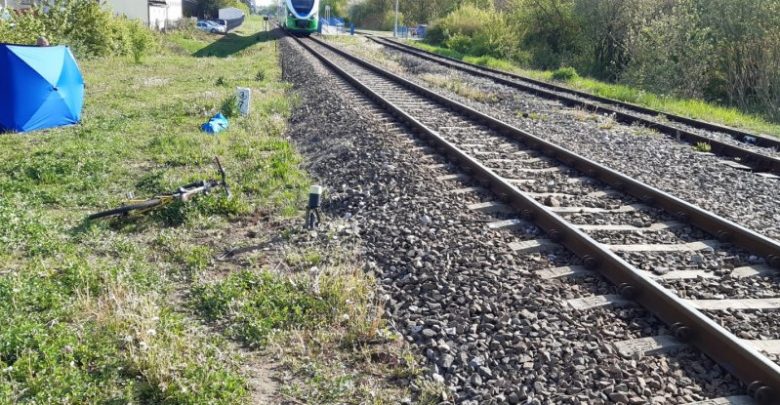 Tragiczny wypadek na przejeździe kolejowym. Nie żyje rowerzysta (fot.Policja Podkarpacka)