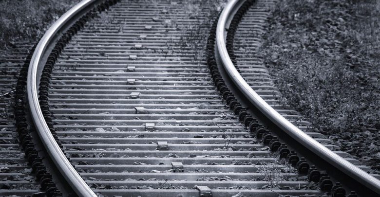 Zwłoki noworodka przy torowisku. Trwają poszukiwania matki dziecka (fot.poglądowe/www.pixabay.com)