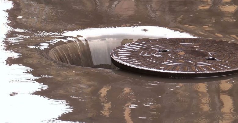 POTĘŻNA burza zalała Bytom! Ulice i samochody zalane, nad miasto nadciąga kolejna nawałnica!