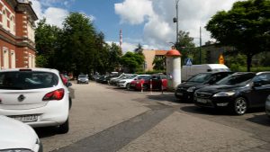 Teren przed Miejskim Centrum Kultury w Rudzie Śląskiej ma zostać przebudowany. Projekt, który ma domknąć rewitalizację centrum Nowego Bytomia, budzi jednak kontrowersje w środowisku rowerowym