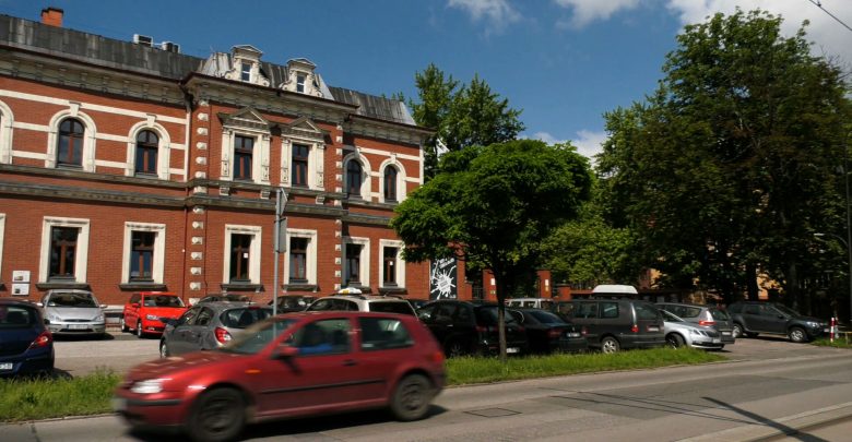 Droga rowerowa w Rudzie Śląskiej jak tor przeszkód? Rowerzyści zamiast pedałami kręcą głową