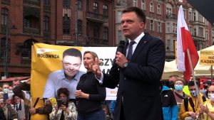 Ostatnia prosta przed niedzielnymi wyborami i ostatnie próby zdobycia głosów. O takie zabiegał dziś Szymon Hołownia, który na rynku w Katowicach spotkał się z mieszkańcami