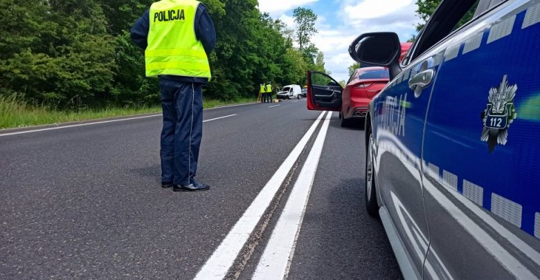 Zabrze: Chciał zawrócić i wjechał pod TIRa. Tragiczny wypadek na DK88 (fot.Śląska Policja)