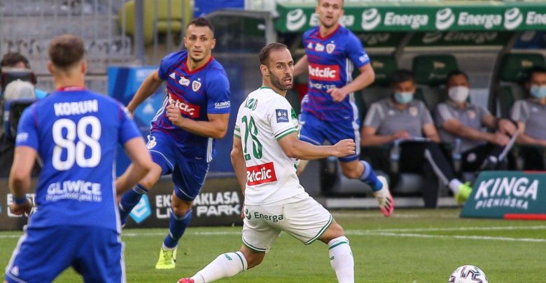 Piast przegrał po zaciętym meczu z Lechią Gdańsk 0-1 i mocno skomplikował sobie sytuację w ciasnej czołówce grupy mistrzowskiej piłkarskiej ekstraklasy (fot.Piast Gliwice)