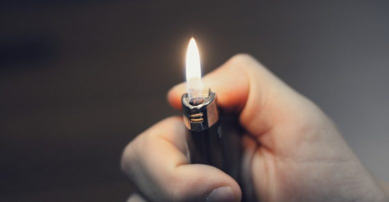 Na widok policjantów oblał się benzyną i sięgnął po zapalniczkę. Powiedział, że ma dość swojego życia (fot.poglądowe/www.pixabay.com)