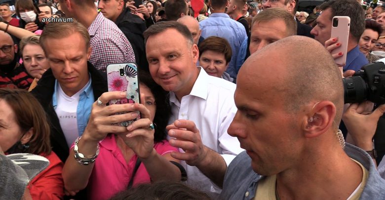 Cieszyn do Istebnej: Przeproście za transparent "Cieszyn głosuje za Dudą!". Istebna do Cieszyna: Nie przeprosimy!