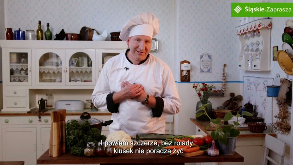 -Karminadle, wodzionka, kołocz. Aż się w głowie kole od tego. Już dobrych parę lat realizuję Szlakiem Śląskich Smaków i powiem szczerze, że bez rolady i klusek nie poradza żyć - zachwala śląską kuchnię Remigiusz Rączka