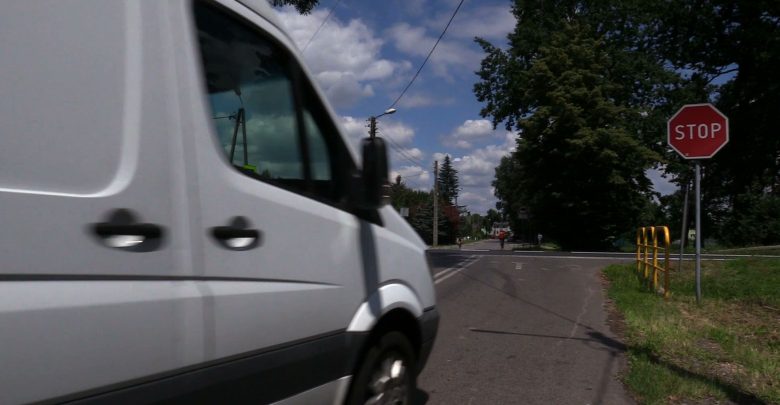 Mieszkańcy Świerklańca pytają: Do ilu tragedii musi jeszcze dojść, żeby założyli światła na przejściu?