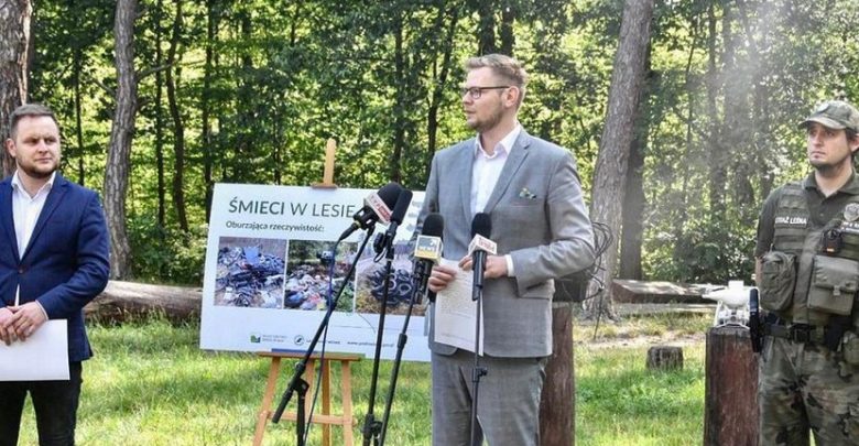 Z 500 zł do 5 tys. złotych. Zaostrzenie kar za wyrzucanie śmieci do lasu! (fot.Lasy Państwowe)