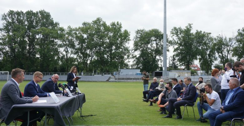 Umowa podpisana. Miasto rozbuduje stadion Rakowa i wyda na to 17,5 mln zł. Fot. UM w Częstochowie