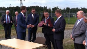Na razie jest tu pole, wkrótce ma biec trzeci odcinek nowej trasy S1. Dzisiaj w Bielsku-Białej podpisano umowę na realizację drogi